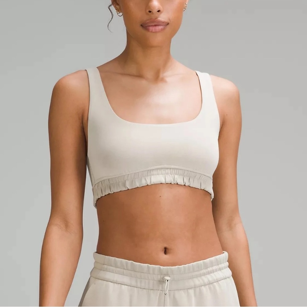 Lululemon SoftStreme Scoop Neck Bra
